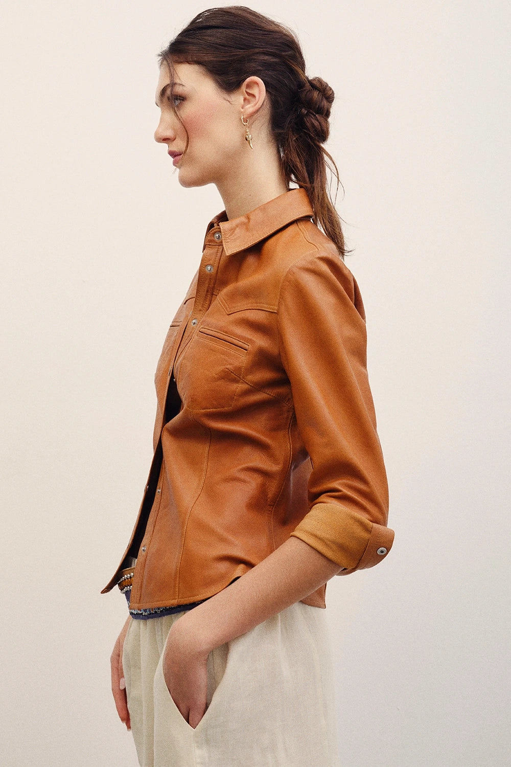 camisa bellota cuero